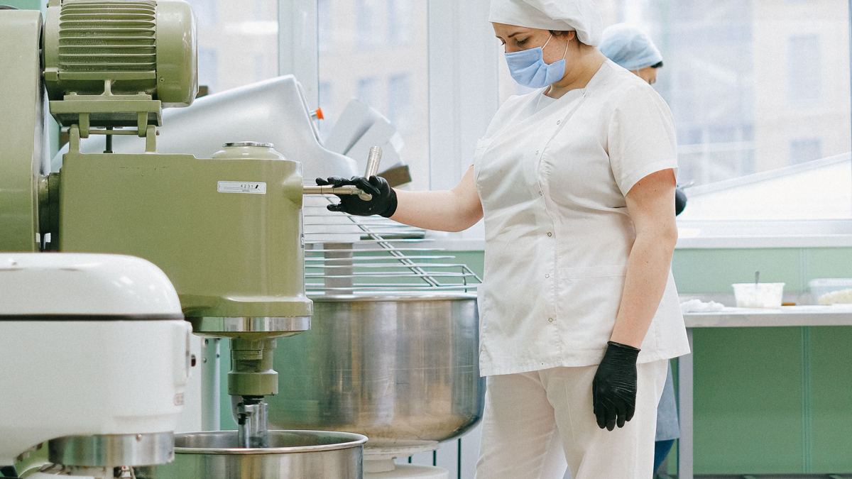 Laboratorio professionale con impastatrici